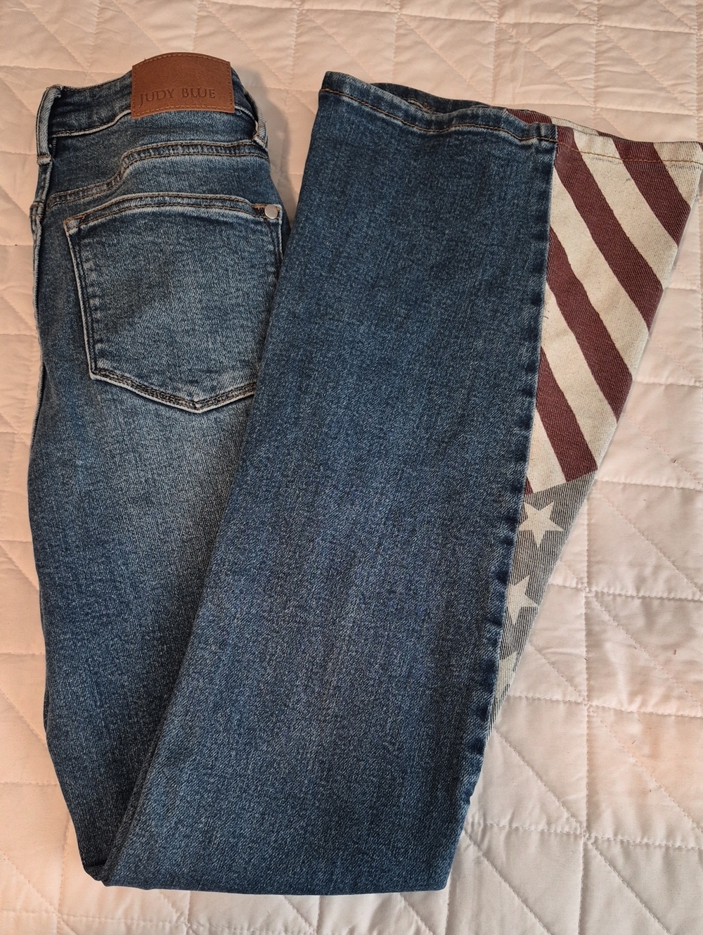 "JUDY BLUE" RED, WHITE AND BLUE FLARE BLUE JEAN HIGH RISE